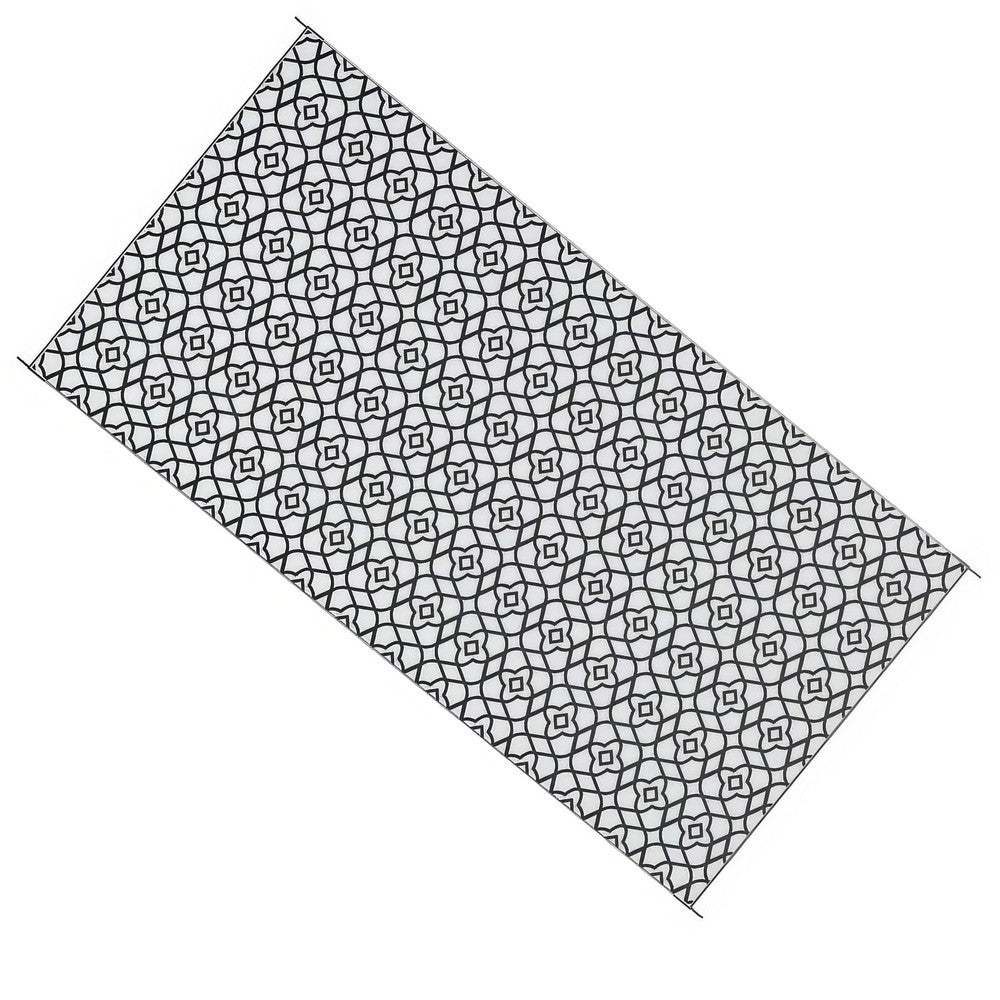 9x18 Ultra Large Outdoor Rug | Black & White Reversible Clover Pattern