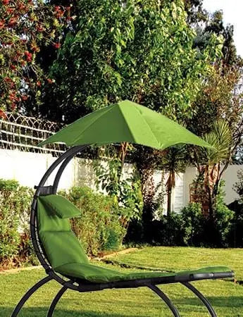 Celebrate the occasion’s color theme with Imaginative Decors