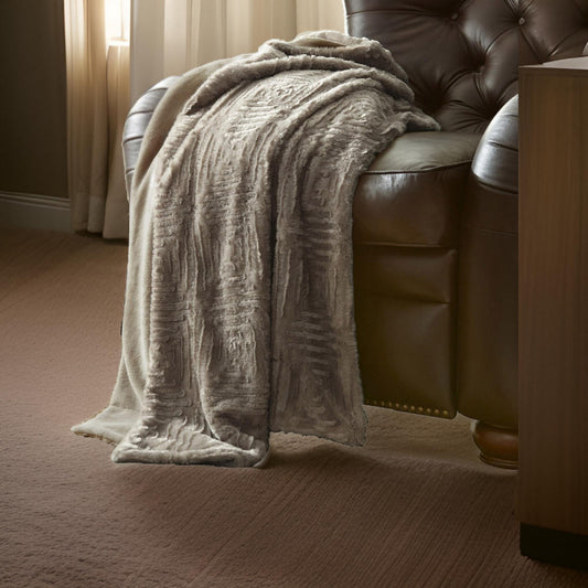 Treviso Throw | Faux Fur | Fret Pattern | Beige