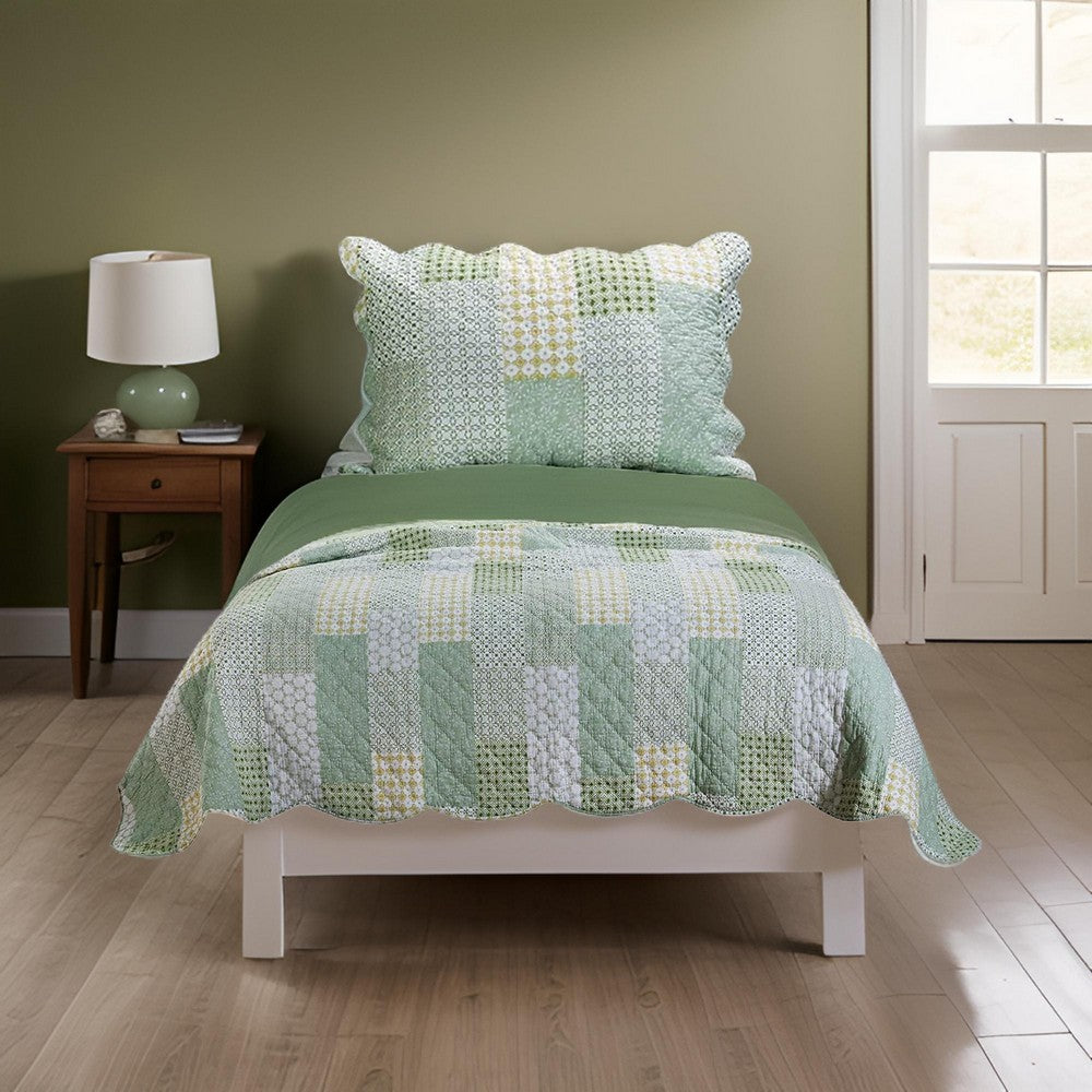 Reversible Fabric Twin Size Quilt Set with Geometric Pattern Motif, Green By Casagear Home