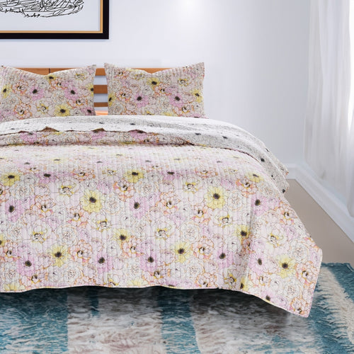 Milan 3 Piece Queen Quilt Set | Blooming Flower Pattern | White & Pink