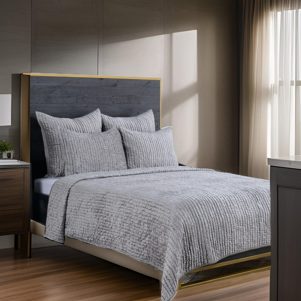 Lipa 96 x 108 Handmade King Size Quilt in Textured Design Polyfill Gray By Casagear Home BM293267