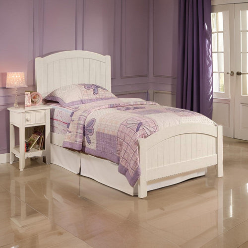 Shov Full Size Bed, Arched Headboard, Classic White Wood Construction