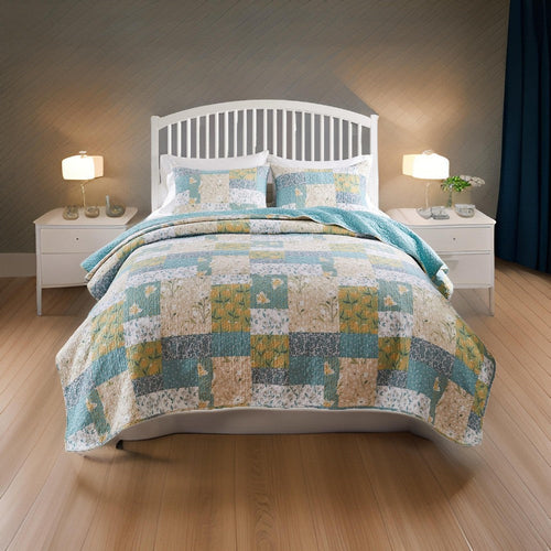 Evane 2pc XL Twin Size Quilt Set, Floral Design, Mist Blue and White Cotton By Casagear Home