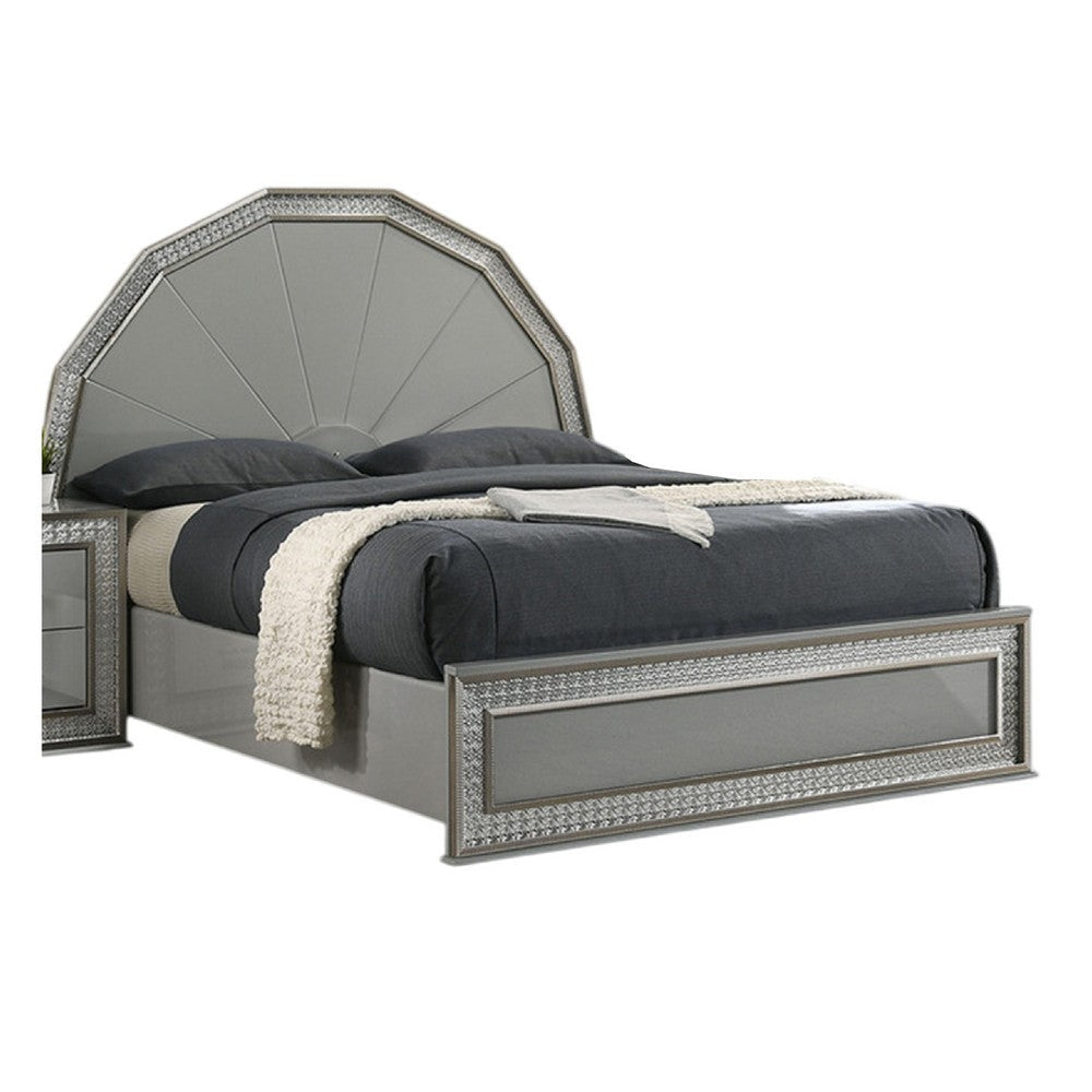 Cyl King Bed | Metallic Gray | Scale Molded Trim | Rubberwood | LED Lit