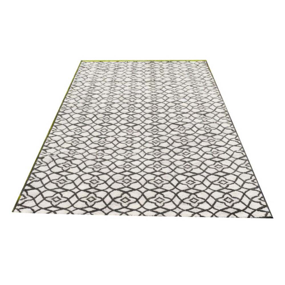 9x18 Ultra Large Outdoor Rug | Black & White Reversible Clover Pattern