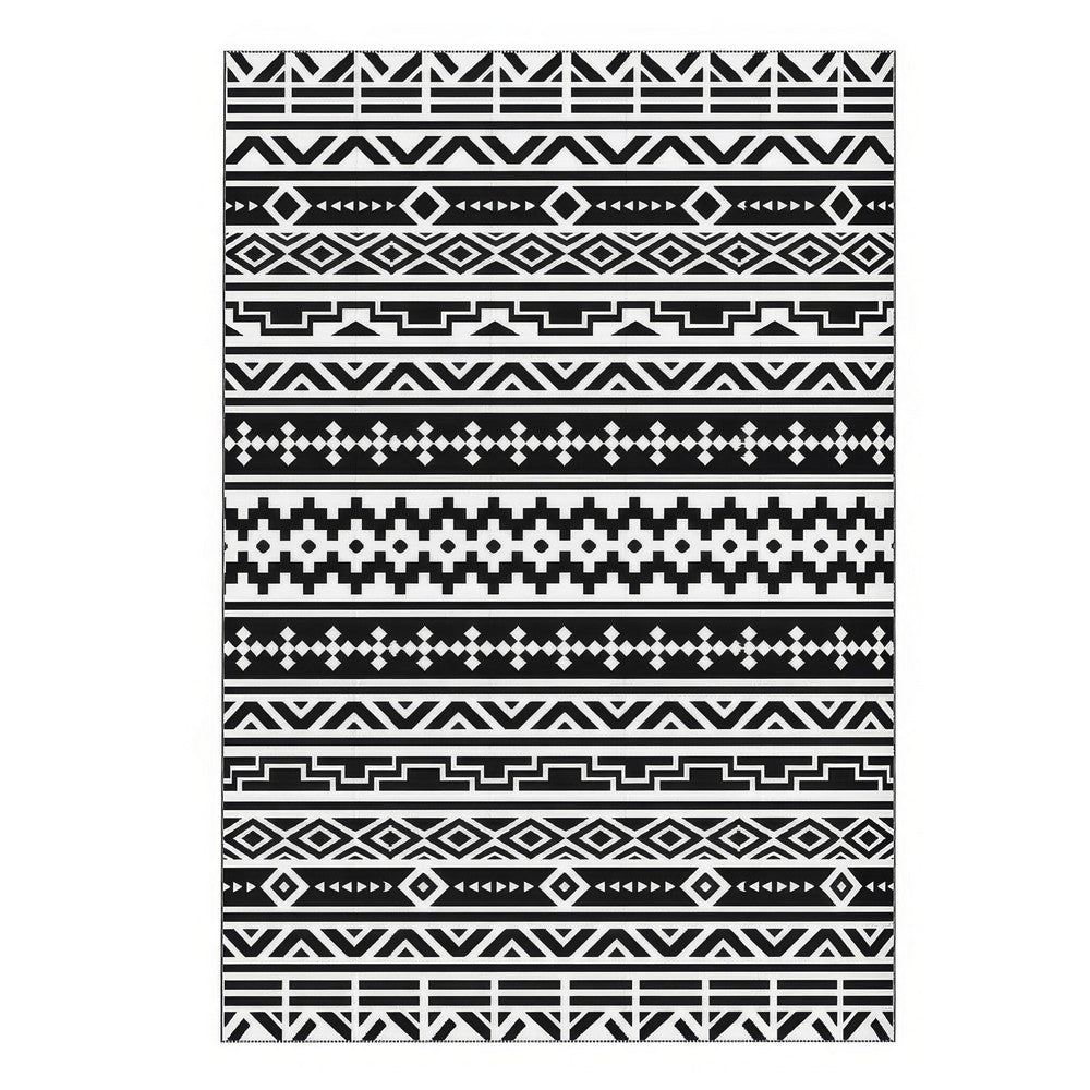 Mez 6x9 Medium Outdoor Rug | Black White Bohemian Geometric Pattern w Bag