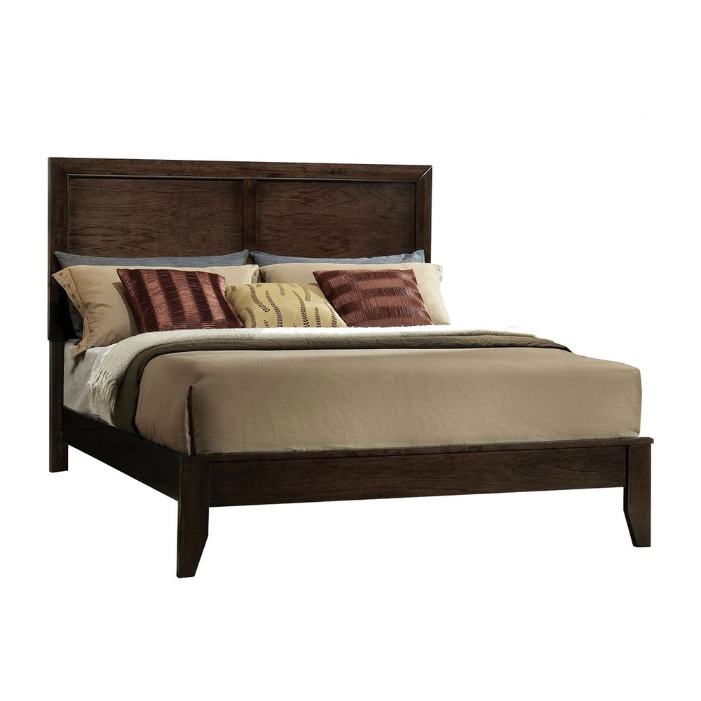 Queen Size Bedroom Set, Traditional Carved Wood Design, Brown Finish, 4-Piece Set with Bed, Nightstands and Dresser