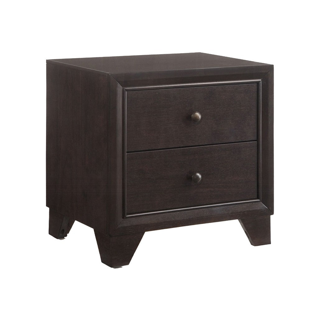 Queen Size Bedroom Set, Traditional Carved Wood Design, Brown Finish, 4-Piece Set with Bed, Nightstands and Dresser