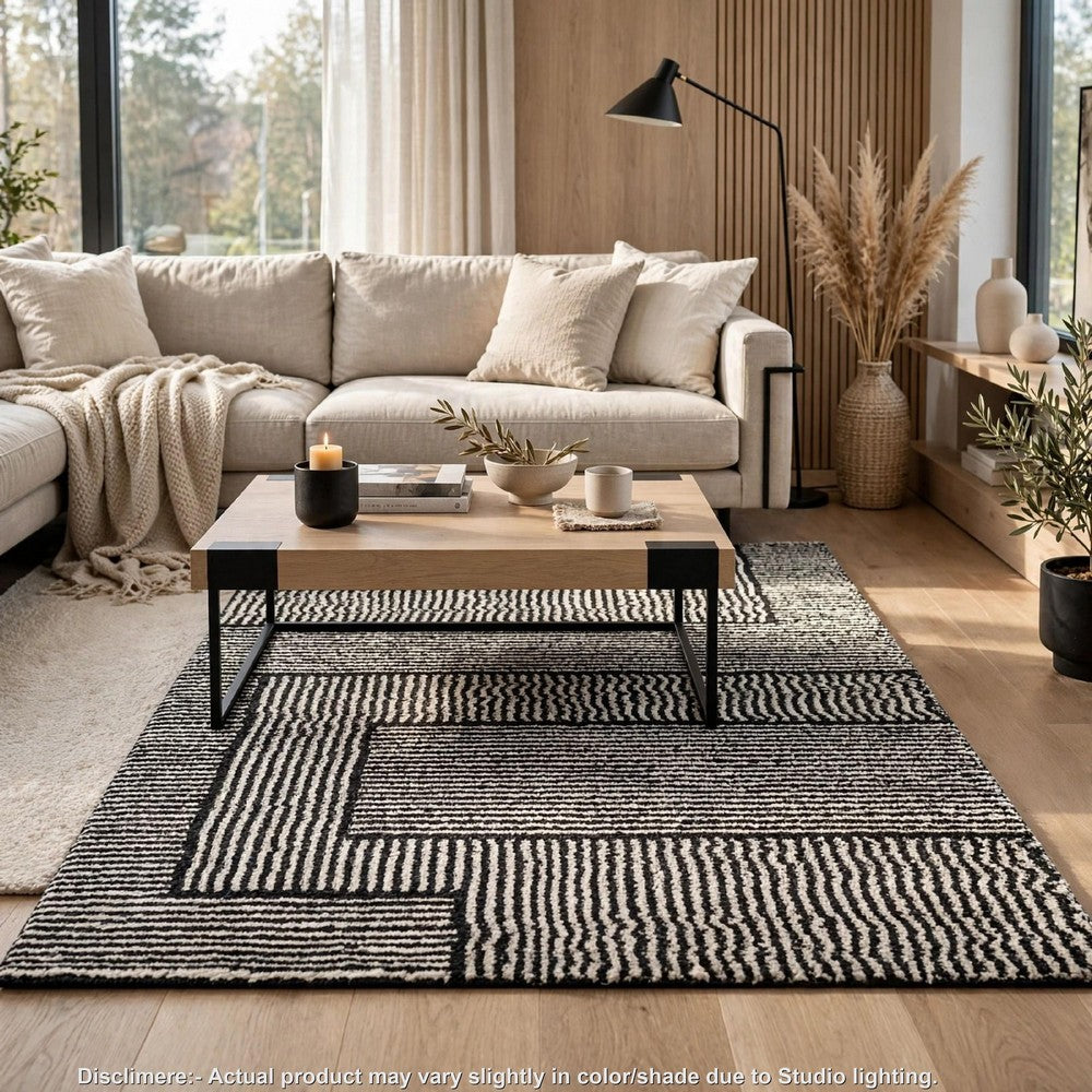 Mera Geometric Medium Area Rug | Black and Ivory Polypropylene Frieze 5x7