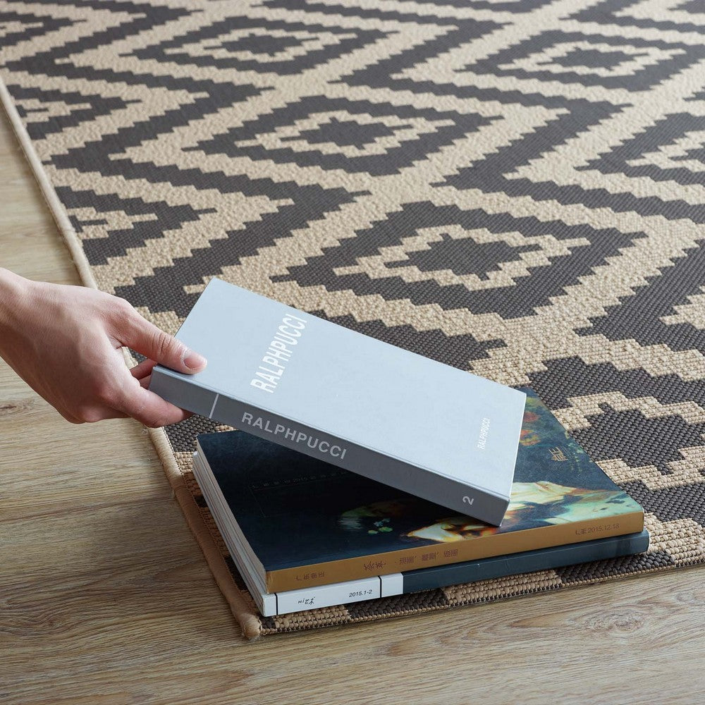 Jagged Geometric Diamond Trellis Indoor and Outdoor 8x10 Area Rug by Modway| Gray