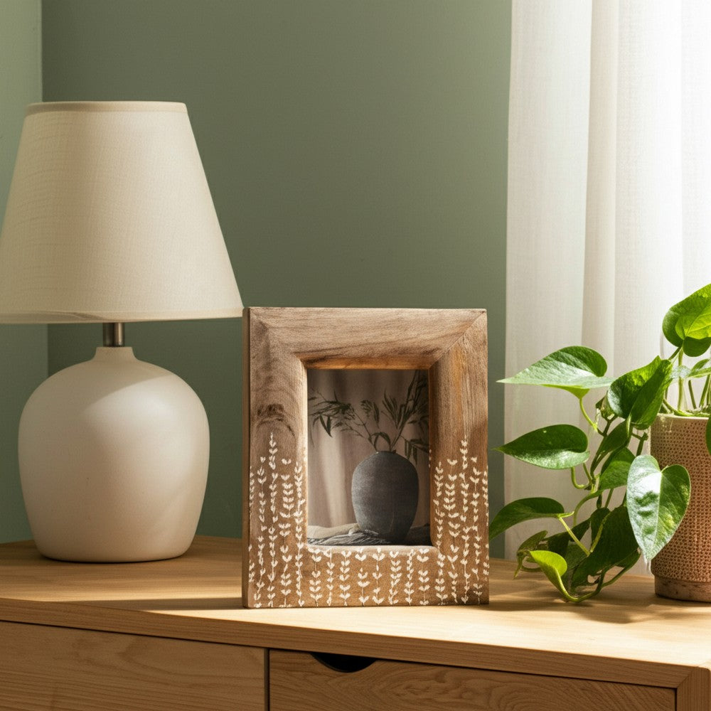 Photo Frame for 5 x 7 Picture | White Repeating Leaf Design | Brown Wood