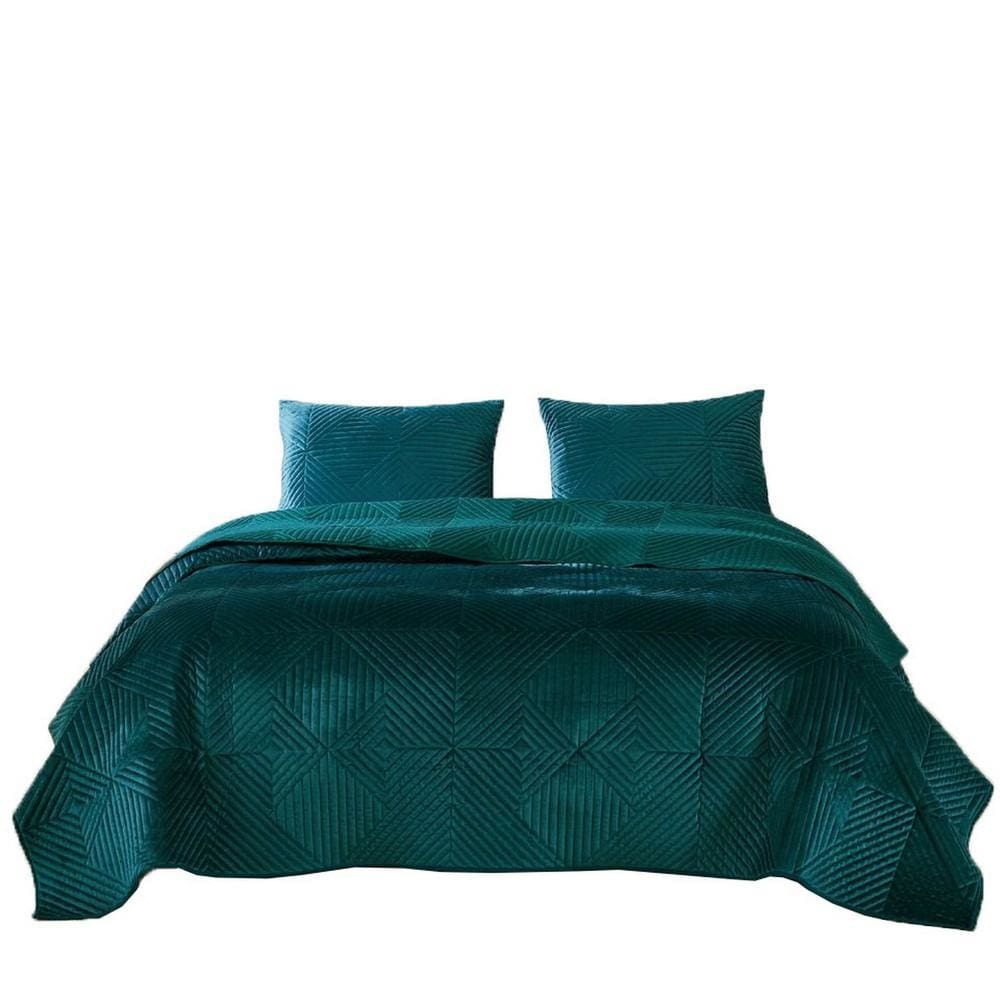 Bann 3 Piece King Quilt Set with Geometric Design Green By Casagear Home BM233899