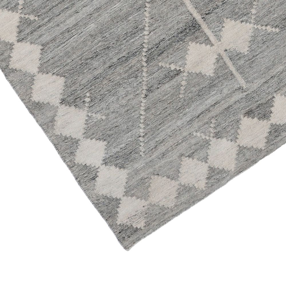 Rylie 5 x 8 Indoor Outdoor Area Rug Handwoven Polyester Gray Geometric By Casagear Home BM299269